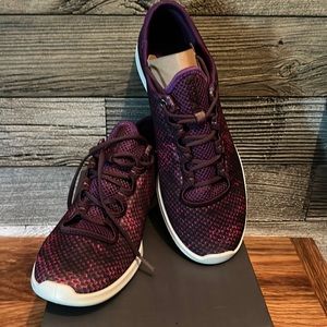 Ecco Sense. Imperial Purple Sneaker NIB Size 40 (9-9.5)